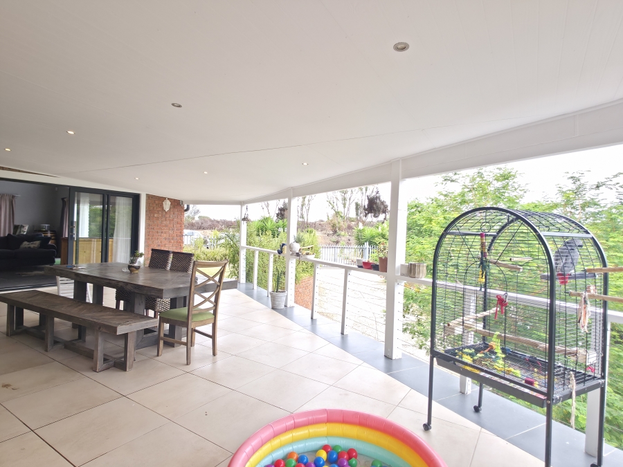 5 Bedroom Property for Sale in Noorsekloof Eastern Cape